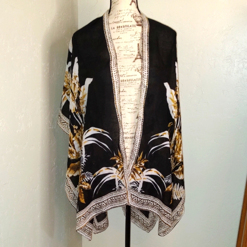 Vince Camuto Kimono/ Wrap/Swimsuit Cover SZ: Small Black Floral